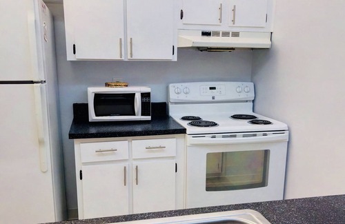 Largo House | Inter coastal condo less than two miles from Indian Rocks Beach!