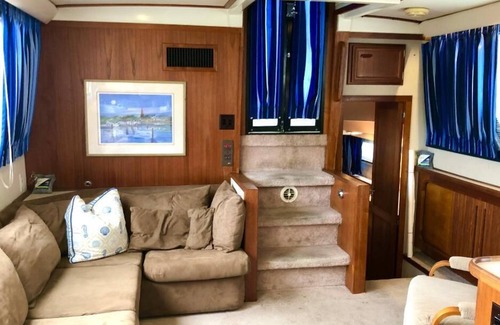 Southport Boat Rental | Intercoastal Sunsets from the Yacht