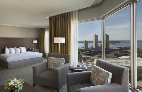 Toronto Entertainment District Hotel | InterContinental Toronto Centre by IHG