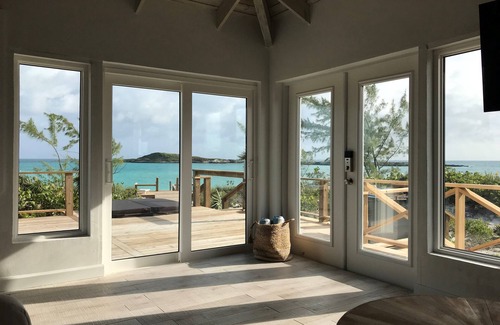 William's Town Cottage | Intimate Luxury on Bahamas Best Beach - Blue Point Cottage Beach House