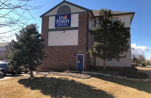 Dayton Triangle Hotel | InTown Suites Extended Stay Denver - Havana Street