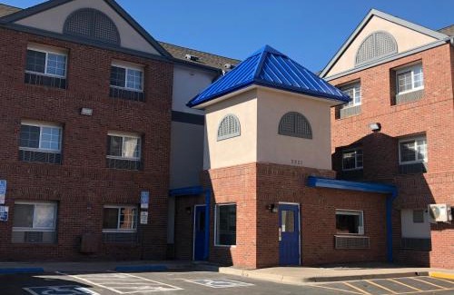 Dayton Triangle Hotel | InTown Suites Extended Stay Denver - Havana Street