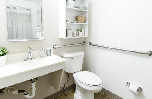 Chesapeake Hotel | InTown Suites Extended Stay Chesapeake VA - Greenbrier Road