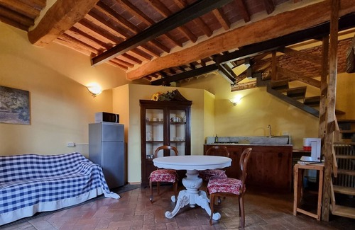 Pontedera House | Inviting holiday home with swimming pool