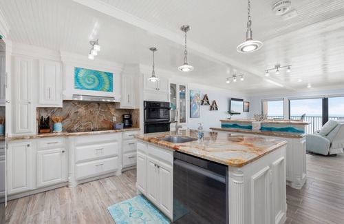 South Padre Island Condo | Inverness 1104-Elegant coastal penthouse;Beachfront balcony & pool