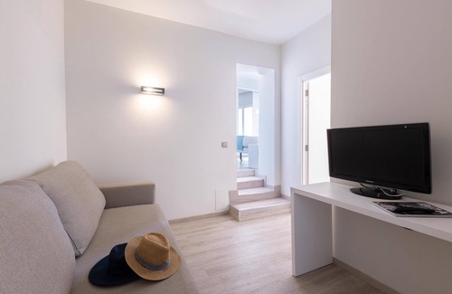 Sant Antoni de Portmany Hotel | Invisa Hotel Es Pla - Adults Only