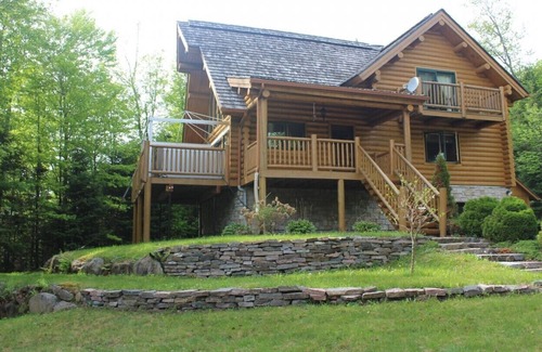 Saint-Faustin-Lac-Carre Cottage | Inviting and relaxing log home close to Tremblant