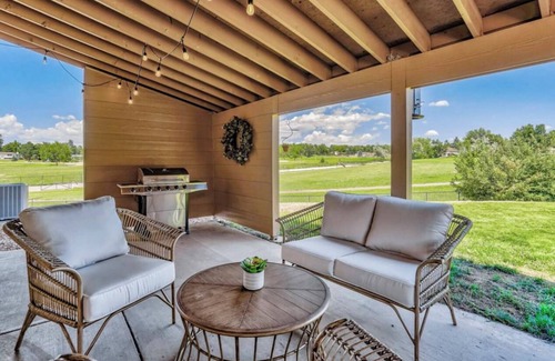 Village Seven House | Inviting 5 Bedroom Home Centrally Located