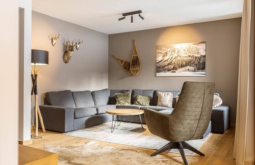 Ehrwald Ski Chalet | Inviting chalet with pool in Tyrol