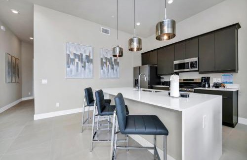 Reunion Apartment | Inviting Condo With Pool Table Near Disney With Resort & Waterpark Access - B34-246