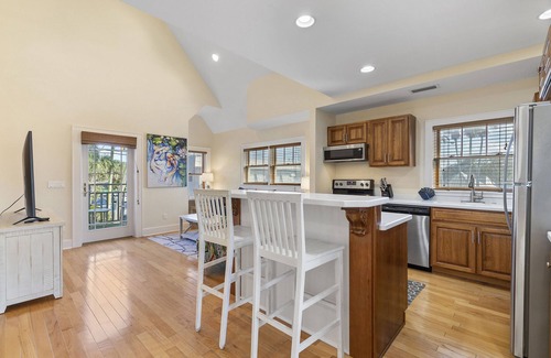 New Smyrna Beach Condo | Inviting Lofted Cottage Near Flagler Ave