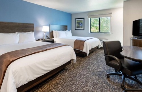 Beatrice Hotel | Inviting Room Free Parking Near Homestead National Historical Park