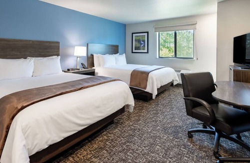 Mitchell Hotel | Inviting Stay Near Dakota Wesleyan & McGovern Library - 3 Units with Kitchen!