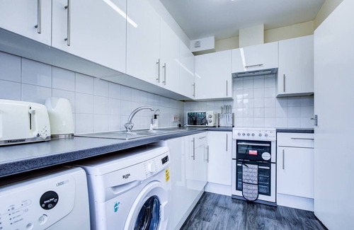 Selhurst Apartment | Inviting Urban Apartment in Croydon
