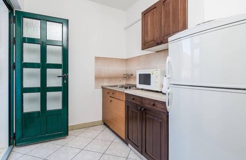 Supetarska Draga Apartment | Inviting vacation apartment on the island of Rab for a nice family vacation.