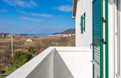 Supetarska Draga Apartment | Inviting vacation apartment on the island of Rab for a nice family vacation.