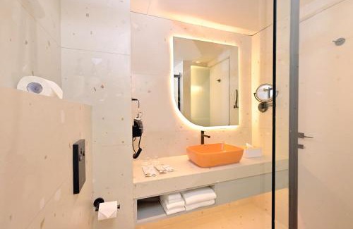 HITEC City Hotel | Ira by Orchid Hyderabad Hitech City