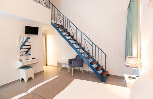 Skiathos Hotel | IRIS skiathos Maisonette Split Level Apartment