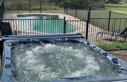 Lovedale House | Ironstone Homestead family private pool and hot spa open fire games room