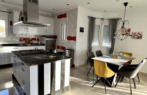 Quesada Villa | Is situated at Ciudad Quesada with beautiful sights to the salt lakes