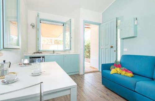 Piombino Apartment | ISA-Appartament Charme, 4 beds, air conditioning and private outdoor area in Village with 6 swimming-pools, only 1 km from the beach