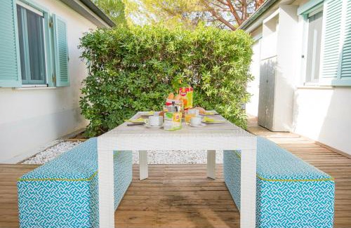 Piombino Apartment | ISA-Appartament Charme, 4 beds, air conditioning and private outdoor area in Village with 6 swimming-pools, only 1 km from the beach
