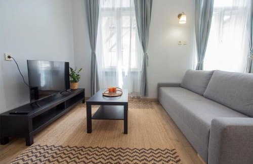 Terezvaros Apartment | Isabella Suite with AC