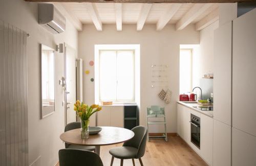 Lovere Old Town Apartment | IseoLakeRental - La finestra sul lago