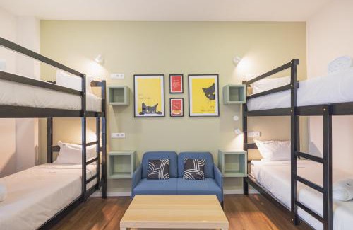 Ponta Delgada Hostel | Island Bliss