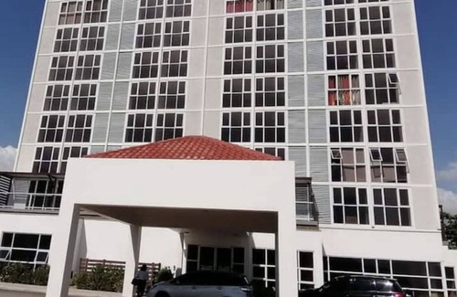 Portmore Apartment | Island Breeze Luxury Studio Apartment w/Pool