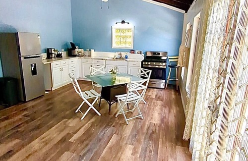 Estate Western Water Island House | Island Cottage w/Pool & New A/C – 5 Min Walk to Honeymoon Beach & Beach Bar!