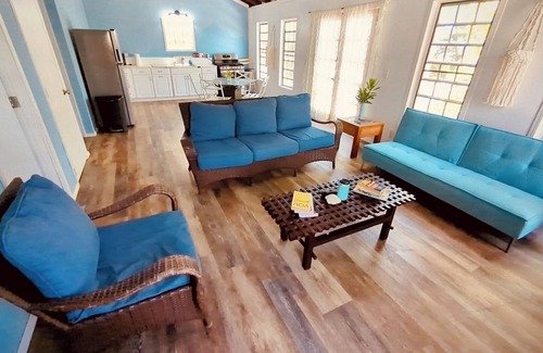 Estate Western Water Island House | Island Cottage w/Pool & New A/C – 5 Min Walk to Honeymoon Beach & Beach Bar!