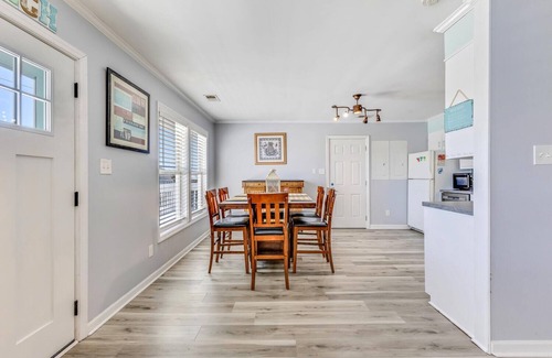 Carolina Beach House | Island Escape A - Suite in Carolina Beach