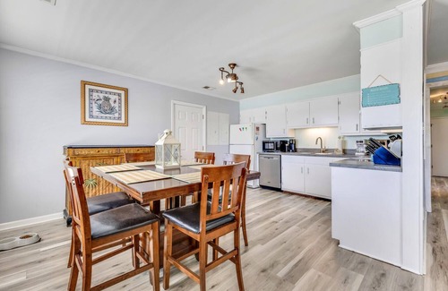 Carolina Beach House | Island Escape A - Suite in Carolina Beach