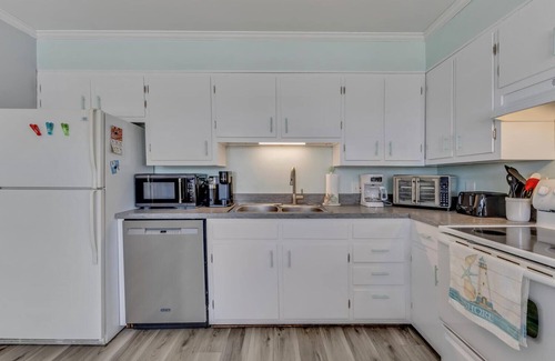 Carolina Beach House | Island Escape A - Suite in Carolina Beach