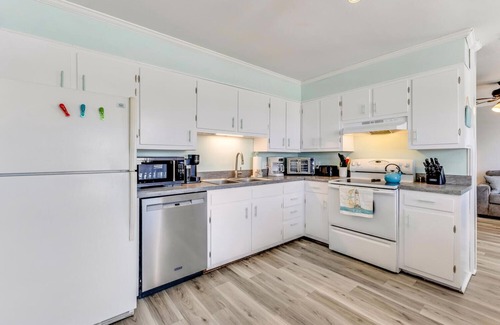 Carolina Beach House | Island Escape A - Suite in Carolina Beach