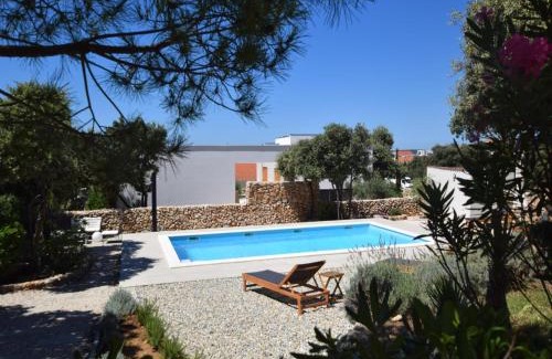 Mandre House | Island Escape with Pool
