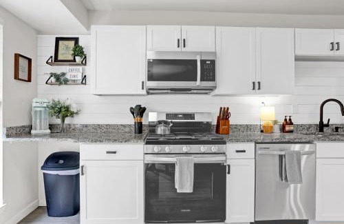 Savannah House | Island Getaway 10 mins to Downtown Savannah and Tybee