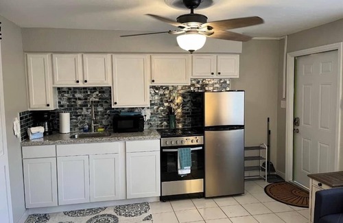 Matlacha House | Island life! Waterfront 1br/1bth w/ dock and kayaks - pet friendly