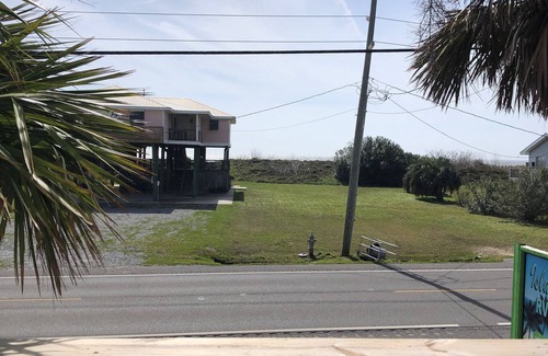 Grand Isle RV Rental | Island Palms Cabin 2