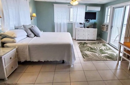 Estate Contant House | Island View Guest House # 10