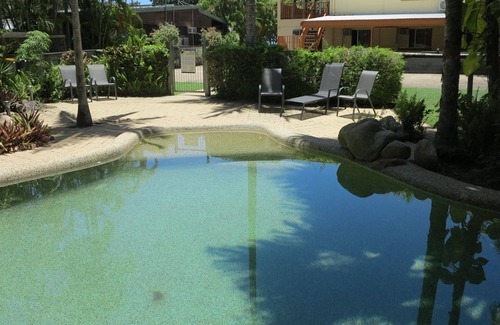 Arcadia Apartment | Island View Unit 3 - Lovely with spectacular water views, across the road from Geoffrey Bay Beach