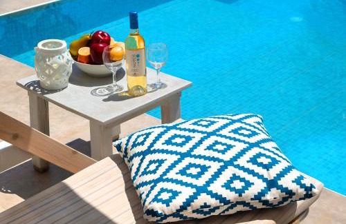 Kavros Apartment | Island Villa Heated Pool