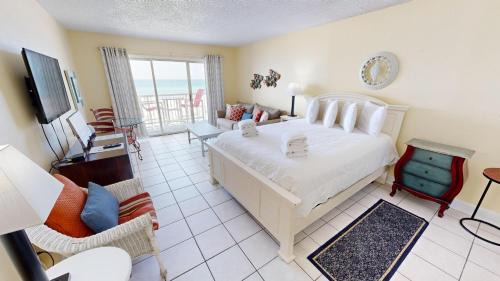 Fort Walton Beach Apartment | Islander Beach Resort 302