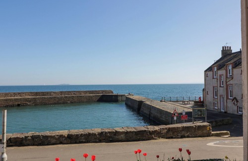 Kilrenny Cottage | ISLE OF MAY VIEW, family friendly in Cellardyke