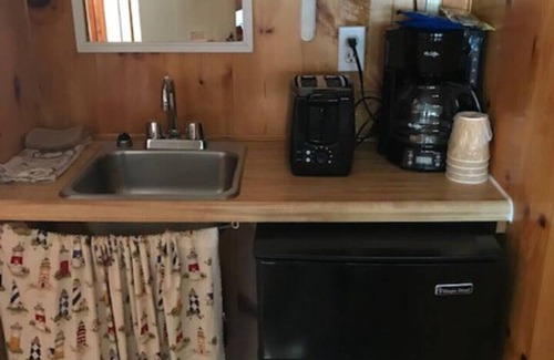 Trenton Apartment | Isleview Cottage 6 - 10 min to Acadia!