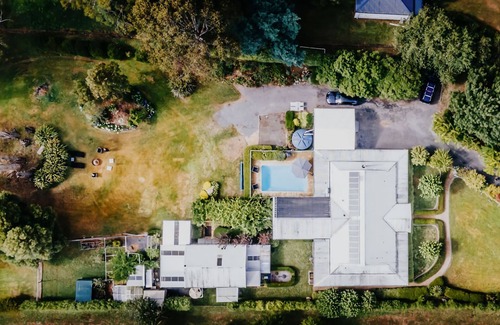 Daylesford House | Istana Lodge ~ Daylesford Region ~ Idyllic Retreat with Pool!