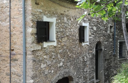 Castelvecchio di Rocca Barbena House | stone cottage, Medieval Village. 15 km Sea. Terrace