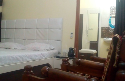 Chimur Bed & Breakfast | It is an economic,neat &clean homestay accommodation for you & serves tasty food