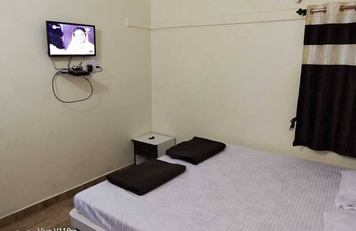 Chimur Bed & Breakfast | It is an economic,neat &clean homestay accommodation for you & serves tasty food